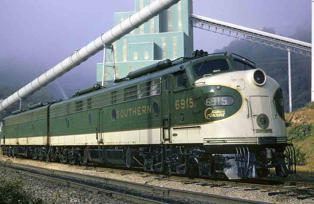 Southern Railway EMD E8(A) #6915